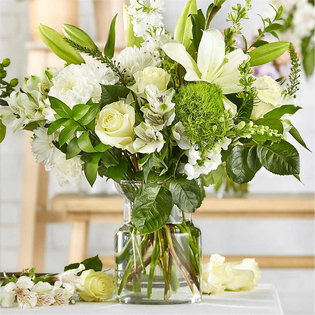 Classic Ivory – A Florist Original – The Pink Petal, Pierre SD