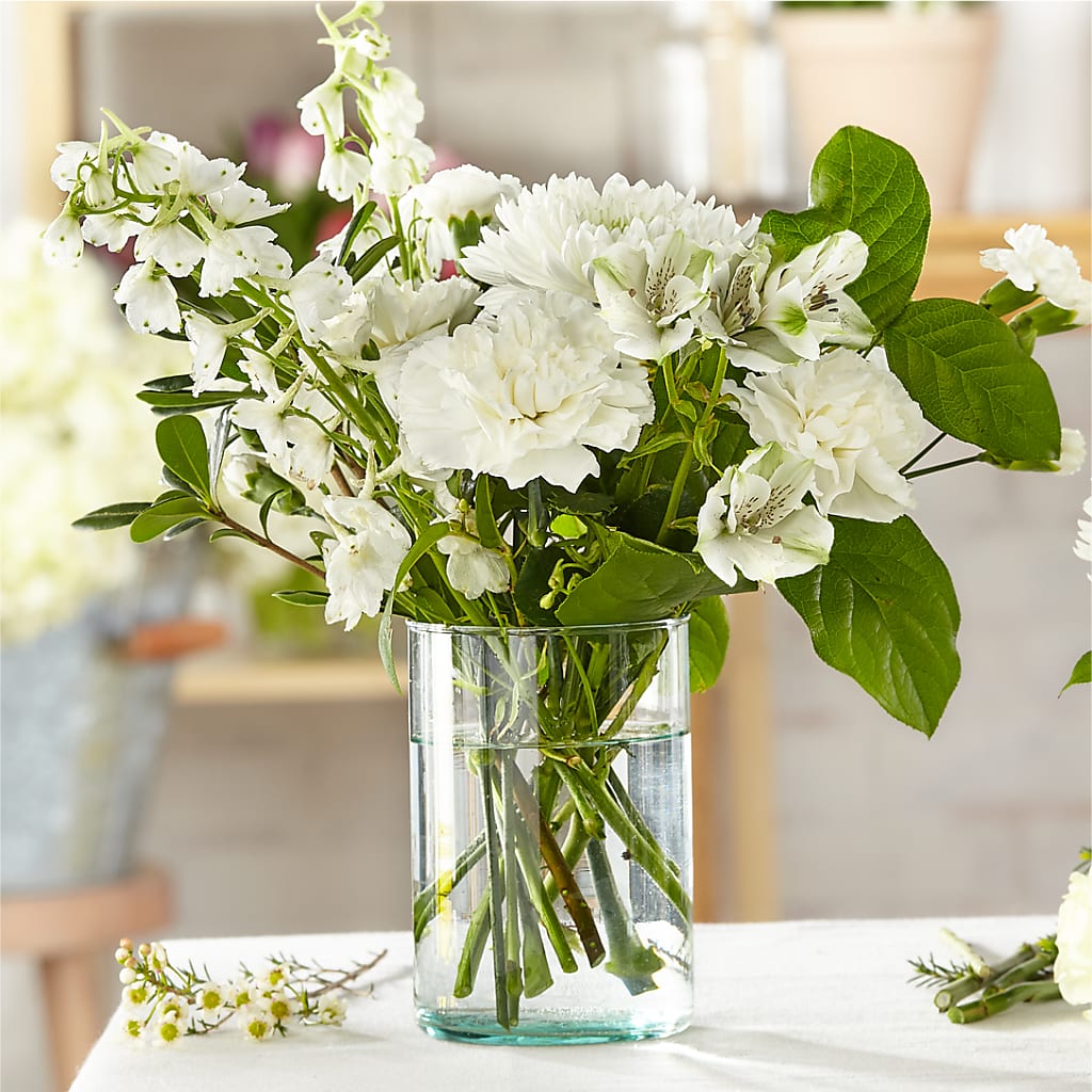 Classic Ivory – A Florist Original – The Pink Petal, Pierre SD