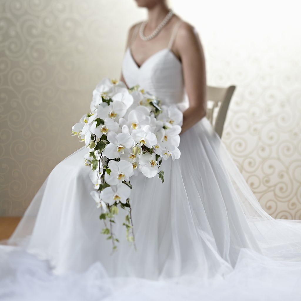 Classic White Bouquet – The Pink Petal, Pierre SD