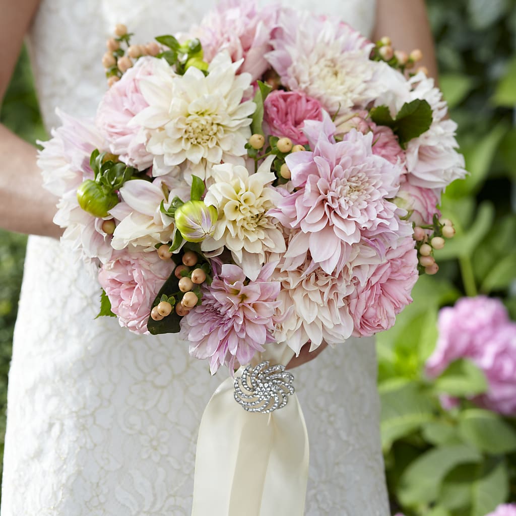 Heart's Promise Bouquet – The Pink Petal, Pierre SD