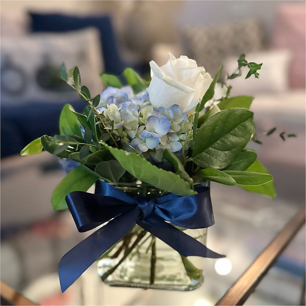 Sky Blue Delight Bouquet –  The Pink Petal, Pierre SD