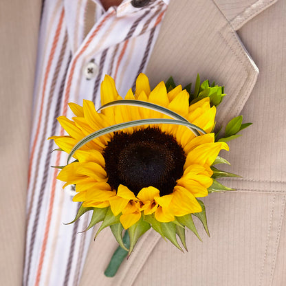 Free Spirit Boutonniere –  The Pink Petal, Pierre SD